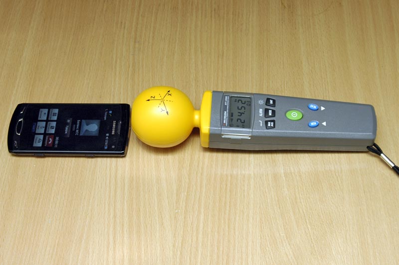 Измеритель уровня электромагнитного фона АТТ-2592 - Измерение напряженности электрического поля сотового телефона